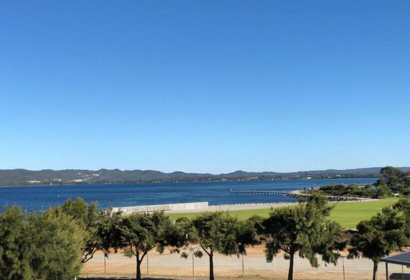 بنسيون Albany Foreshore Guest House