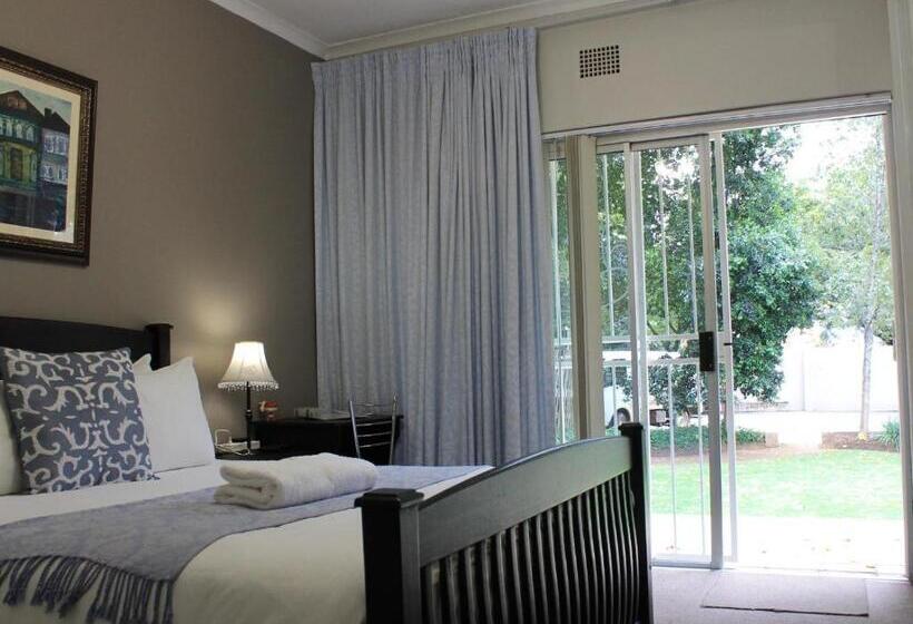 פנסיון Fin And Feather Guest Lodge