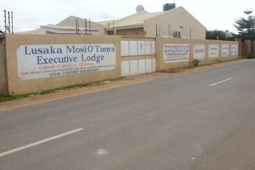 پانسیون Lusaka Mosiotunya Executive Lodge