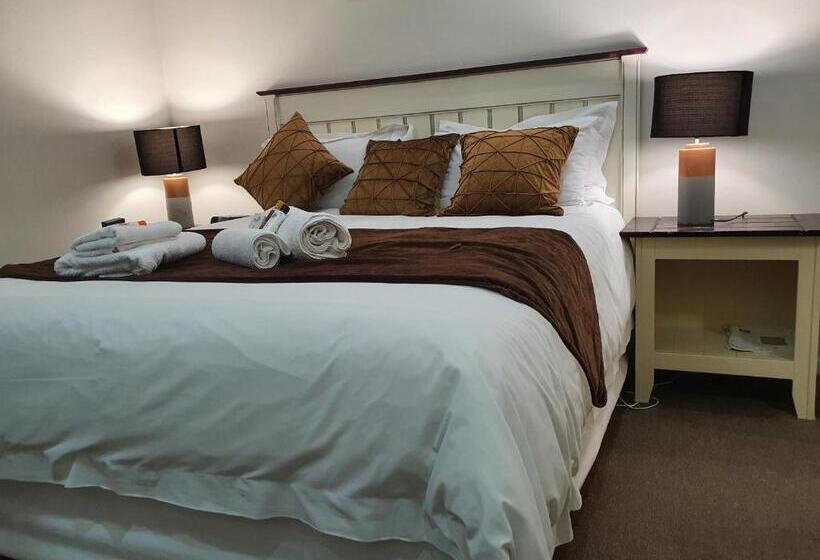 پانسیون Sunnyridge Lodge