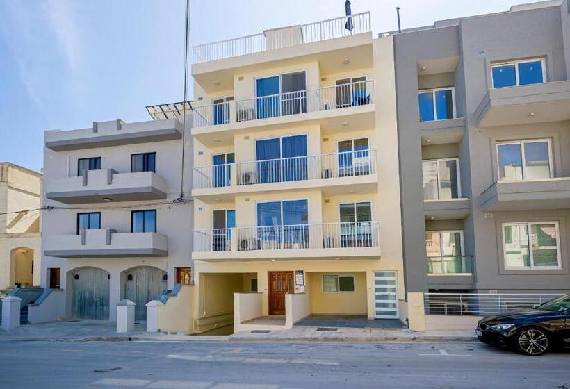 Summer Breeze Comfort Sunny Apartments Close To The Sandy Beaches   By Getawaysmalta