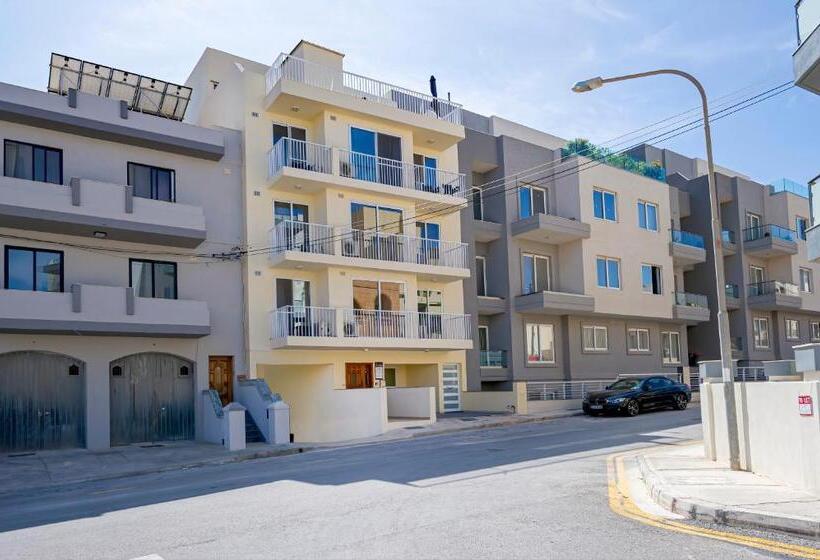 Summer Breeze Comfort Sunny Apartments Close To The Sandy Beaches   By Getawaysmalta