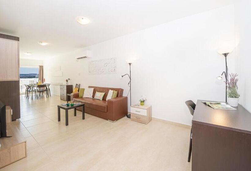 Summer Breeze Comfort Sunny Apartments Close To The Sandy Beaches   By Getawaysmalta