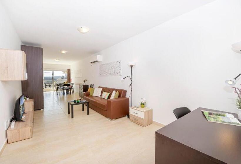 Summer Breeze Comfort Sunny Apartments Close To The Sandy Beaches   By Getawaysmalta