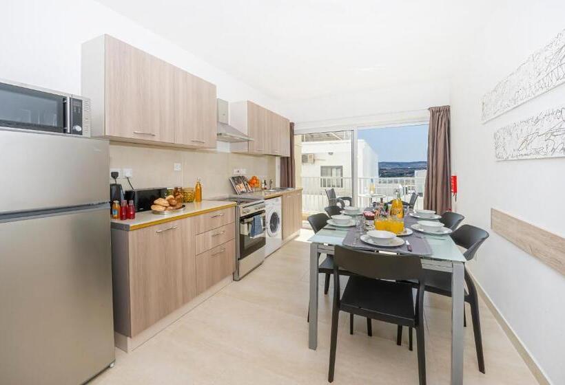 Summer Breeze Comfort Sunny Apartments Close To The Sandy Beaches   By Getawaysmalta