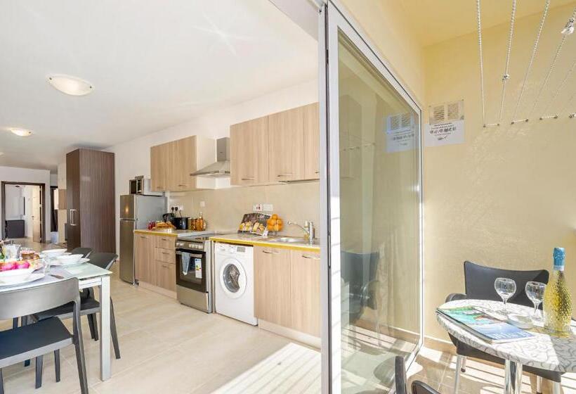 Summer Breeze Comfort Sunny Apartments Close To The Sandy Beaches   By Getawaysmalta