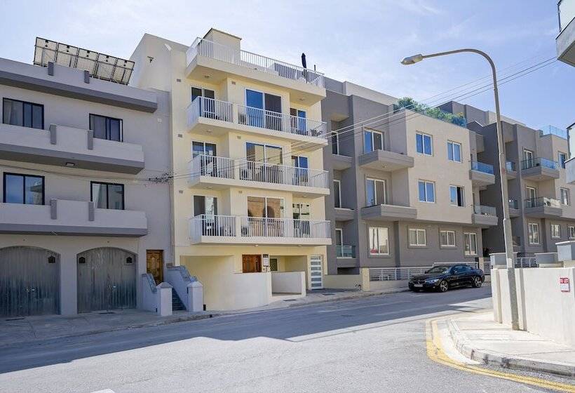 Summer Breeze Comfort Sunny Apartments Close To The Sandy Beaches   By Getawaysmalta