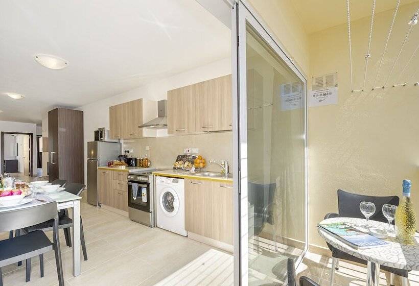 Summer Breeze Comfort Sunny Apartments Close To The Sandy Beaches   By Getawaysmalta