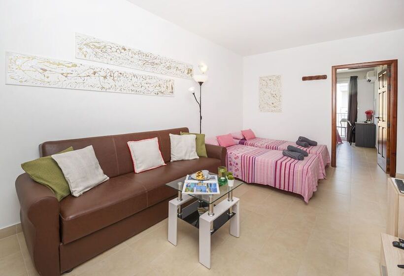 Summer Breeze Comfort Sunny Apartments Close To The Sandy Beaches   By Getawaysmalta