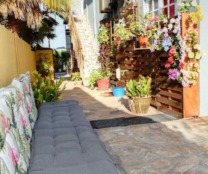 تختخواب و صبحانه Posada Sandra Tours