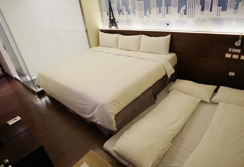 هتل Audi Garden Business