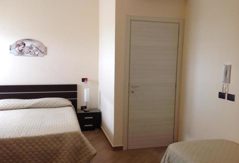 هتل Costa Del Sol