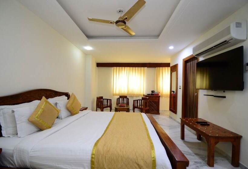 Crimson Park  The Heritage