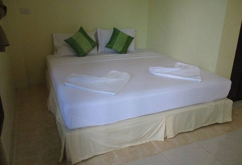 هتل Phi Phi Green House & Sunsky Hostel