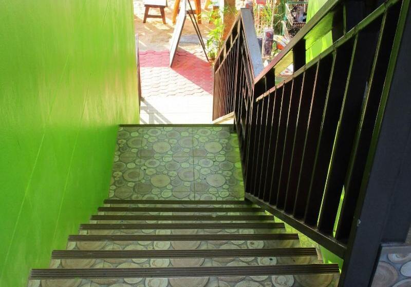 هتل Phi Phi Green House & Sunsky Hostel