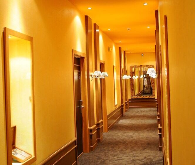 هتل Tana Boutique Hôtel