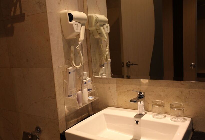 Fotos del hotel La Riz Wthree Lagaligo Makassar:  19