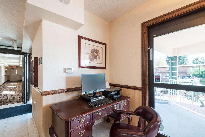 مُتل Rodeway Inn & Suites