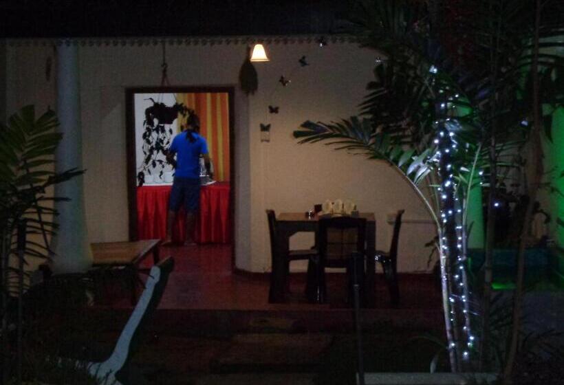 پانسیون Nooit Gedacht Holiday Resort Unawatuna