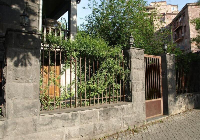 Saryan Hotel Yerevan