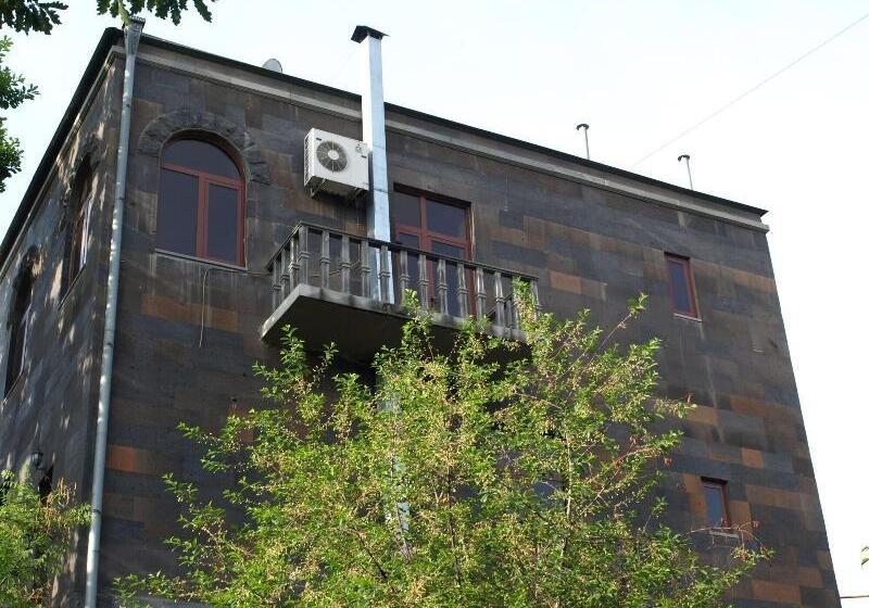 Saryan Hotel Yerevan