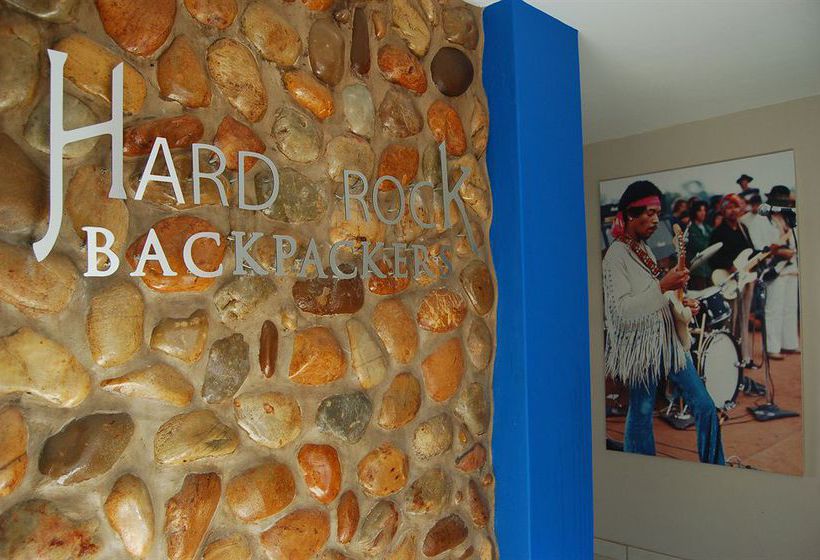 Общежитие Hard Rock Backpackers
