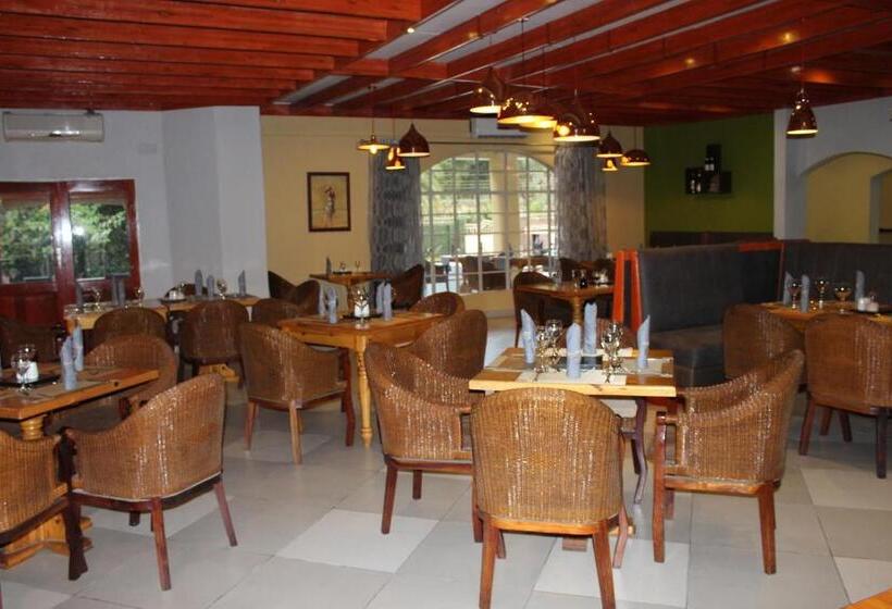 هتل Casa Mia Lodge & Restaurant