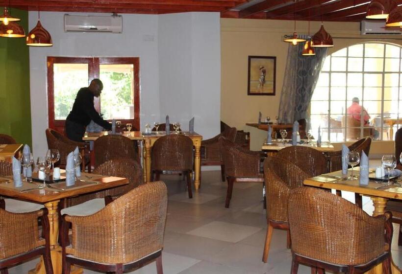 هتل Casa Mia Lodge & Restaurant