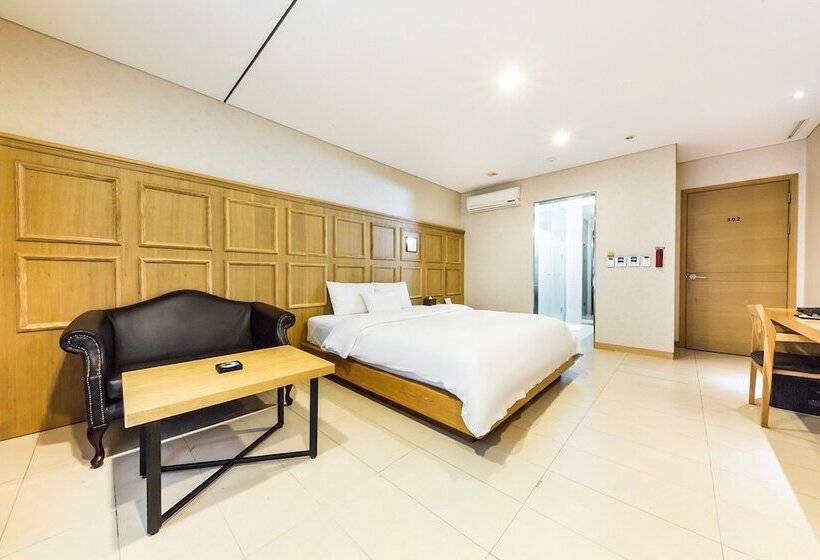 F Hotel Yeongdeungpo