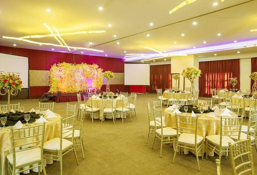 Fotos del hotel Golden Prince Hotel And Suites:  50