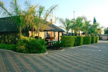 پانسیون Eco Park Lodge