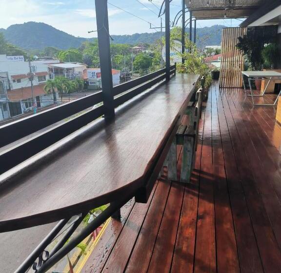 هاستل La Hacienda Rooms & Food