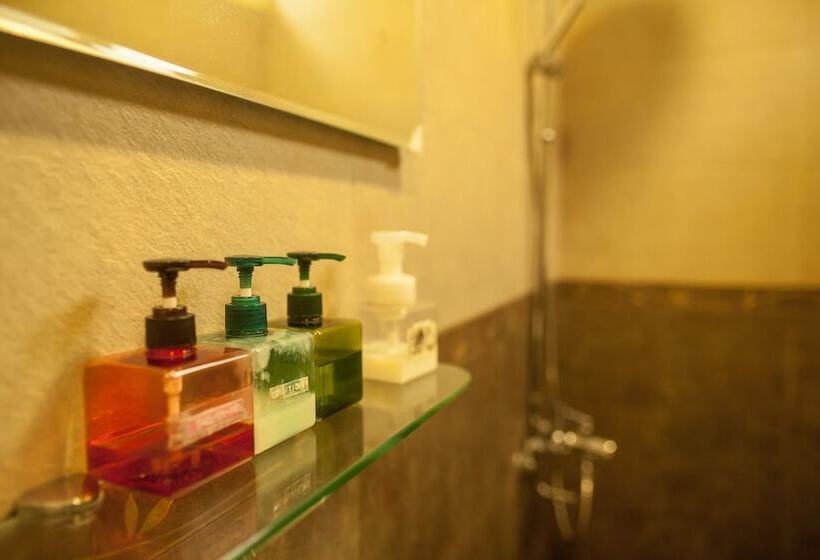 تختخواب و صبحانه Fanzhalan Guest House