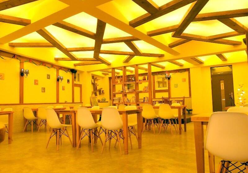 تختخواب و صبحانه Fanzhalan Guest House