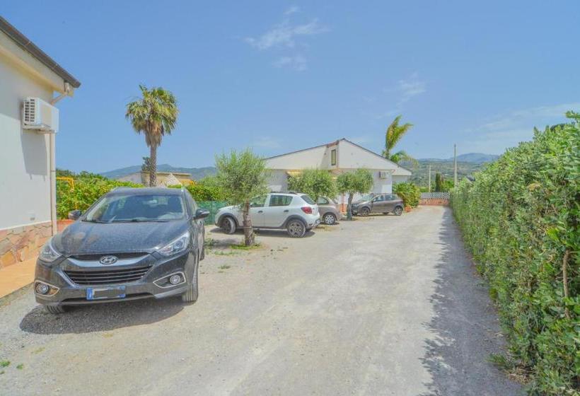 Case Vacanze Mare Nostrum   Villas In Front Of The Beach With Pool