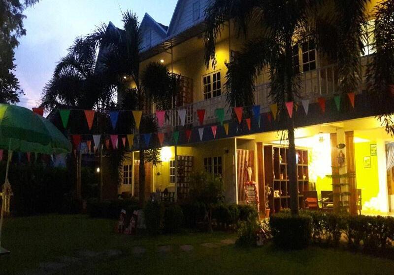 هتل Bamboo House Resort