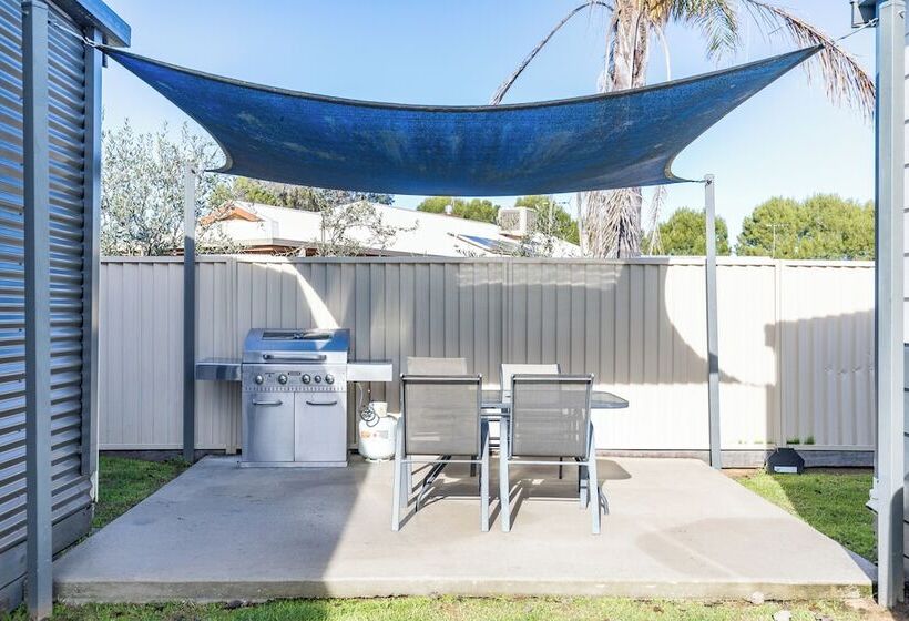 Отель Nrma Yarrawonga Mulwala Holiday Park