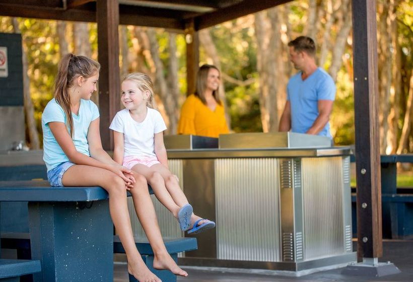 فندق Big4 Park Beach Holiday Park