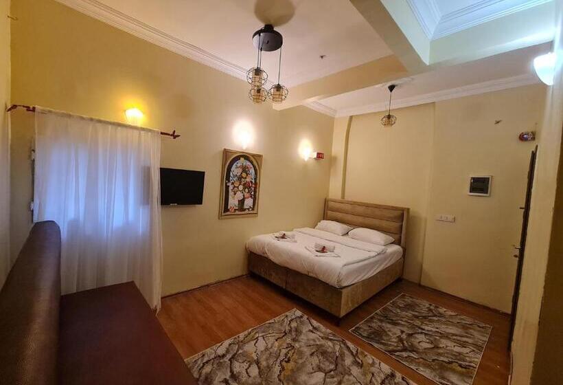 Fotos del hotel Pera Line:  2