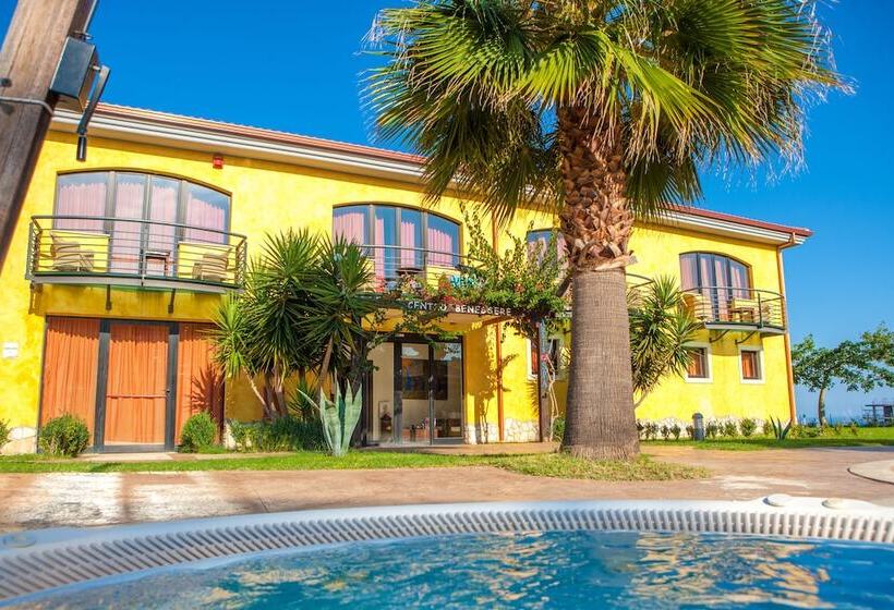 فندق Relais Capo Spulico   Beach & Spa