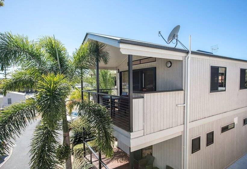 호텔 Tallebudgera Creek Tourist Park