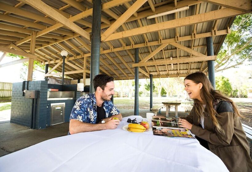 Отель Tallebudgera Creek Tourist Park