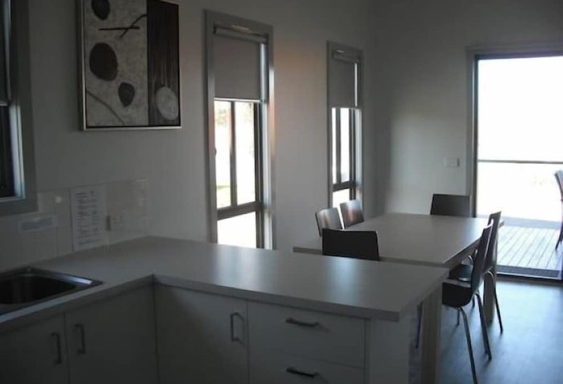 Отель Tasman Holiday Parks   Lake Mulwala