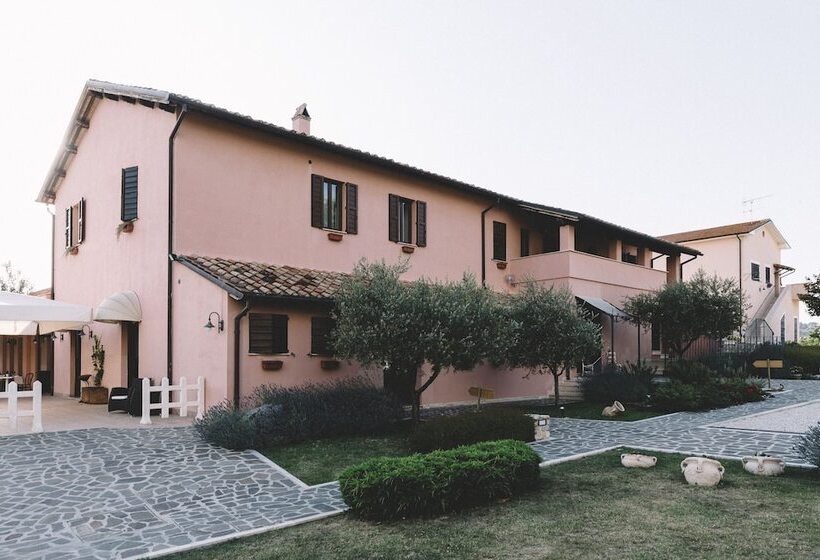 هتل Tenuta Marchesi Fezia