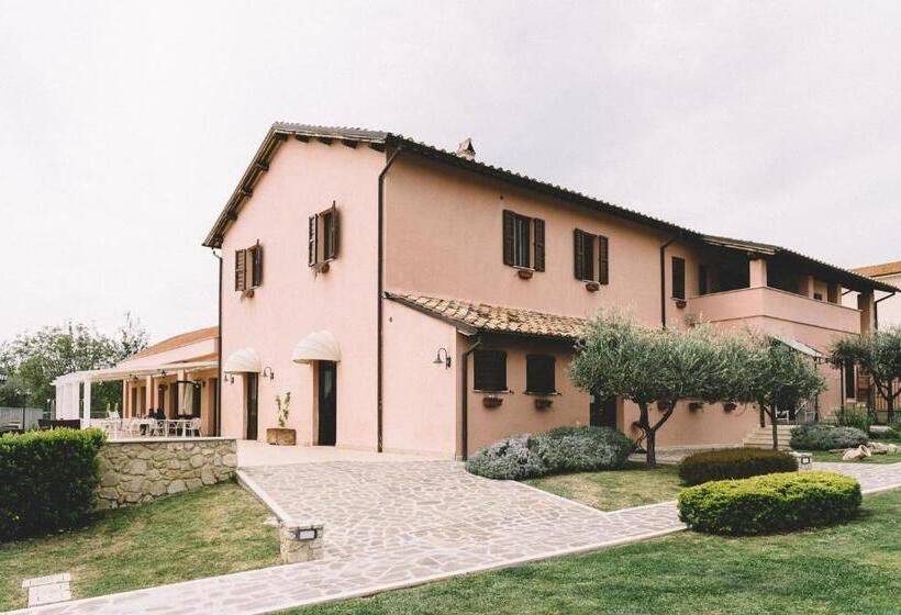 هتل Tenuta Marchesi Fezia