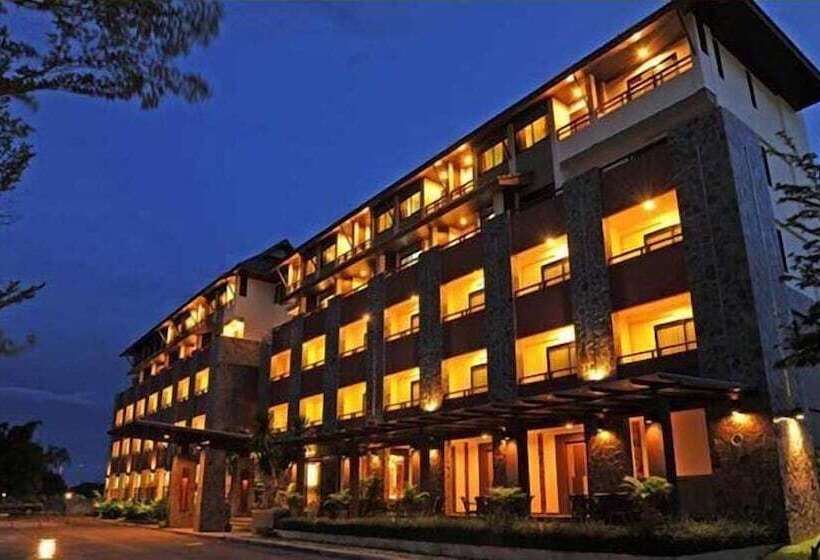 هتل The Charm Boutique Resort