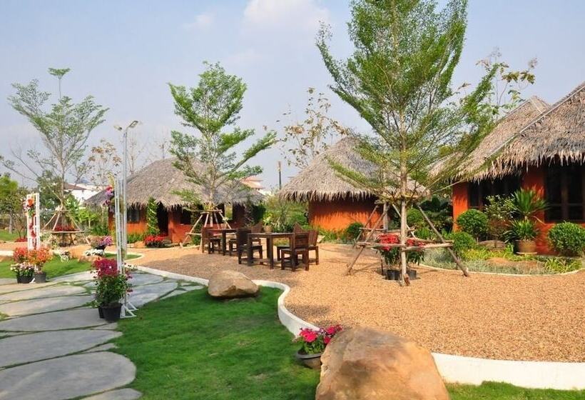هتل The Charm Boutique Resort