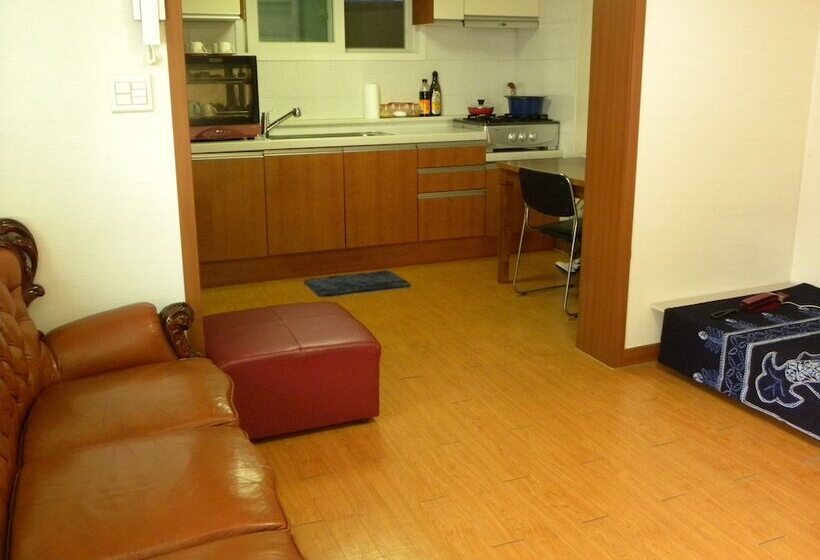 Kame House Hostel