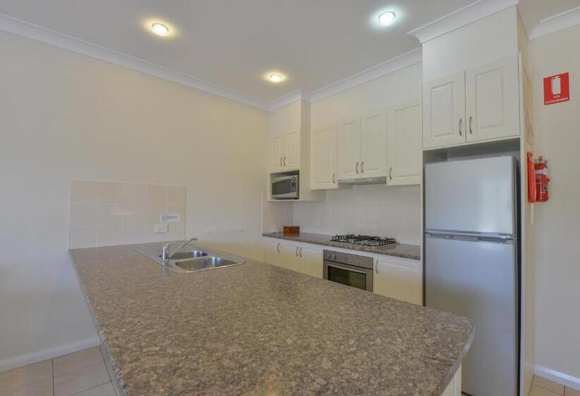 فندق على الطريق Cadman Motor Inn And Apartments