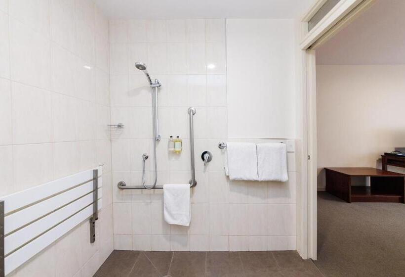 مُتل Fitzherbert Regency Motor Lodge